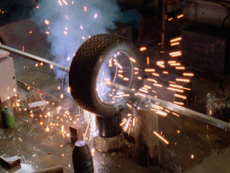 Peter Fischli and David Weiss. Extracte de l'obra The Way Things Go (1987)